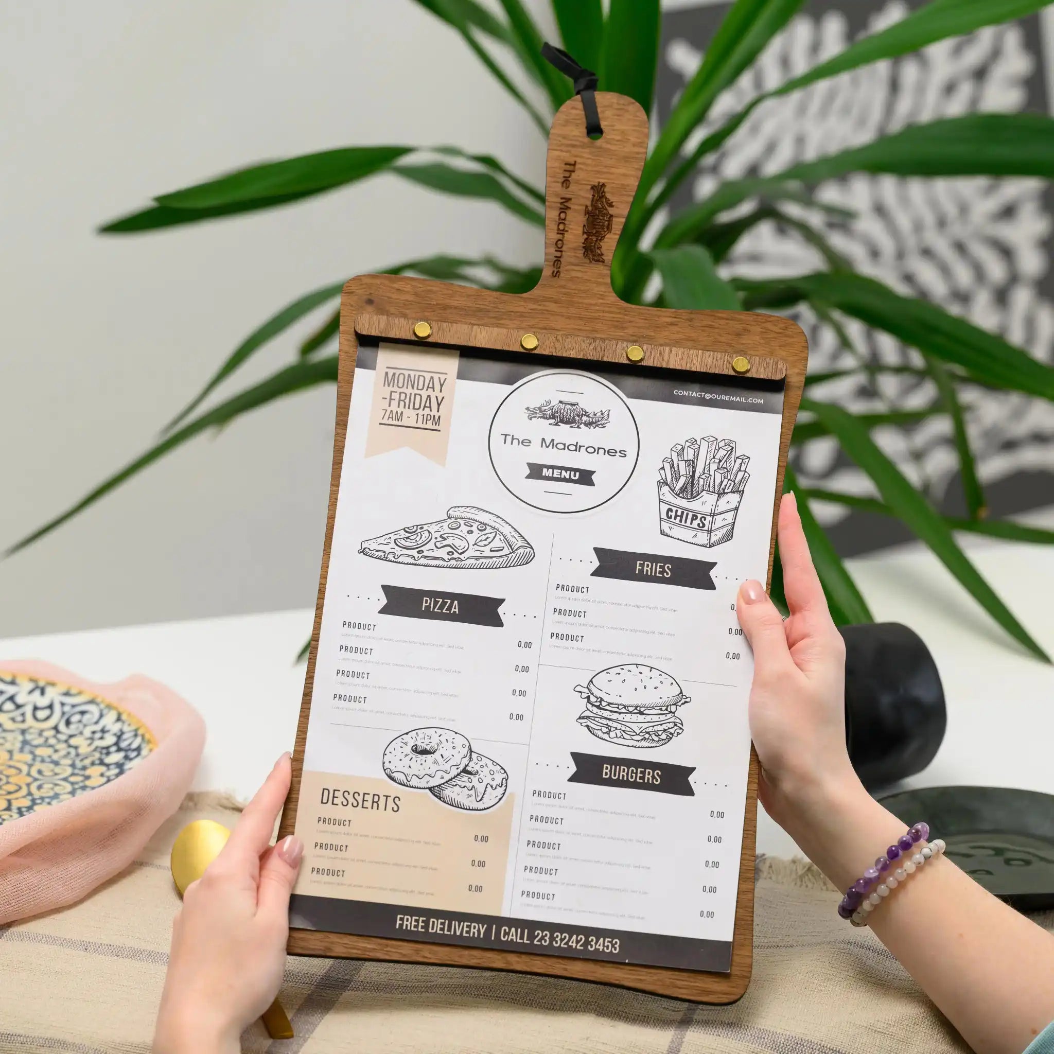 Walnut Wood Easy Clean Customized Size Clipboard for Restaurant - China  Restaurant Menu Board and Menu Board price