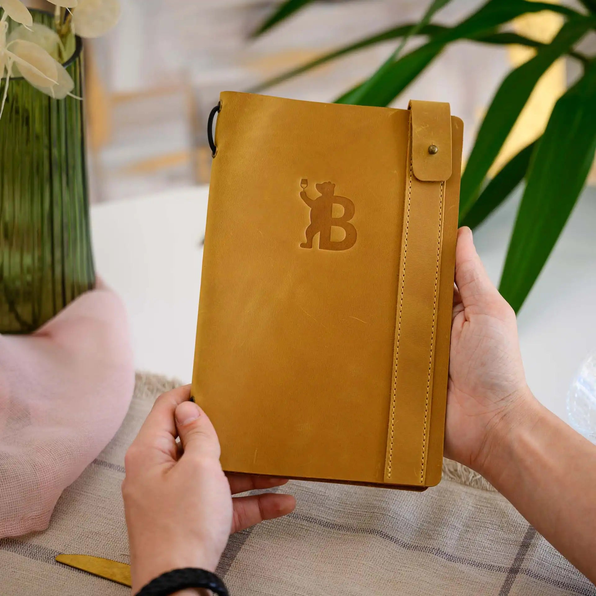 Leather Menu Holder with Holster Screw and Rubber String fixing with Crazy Horse leather (LM07A5) - inkohoreca - shop