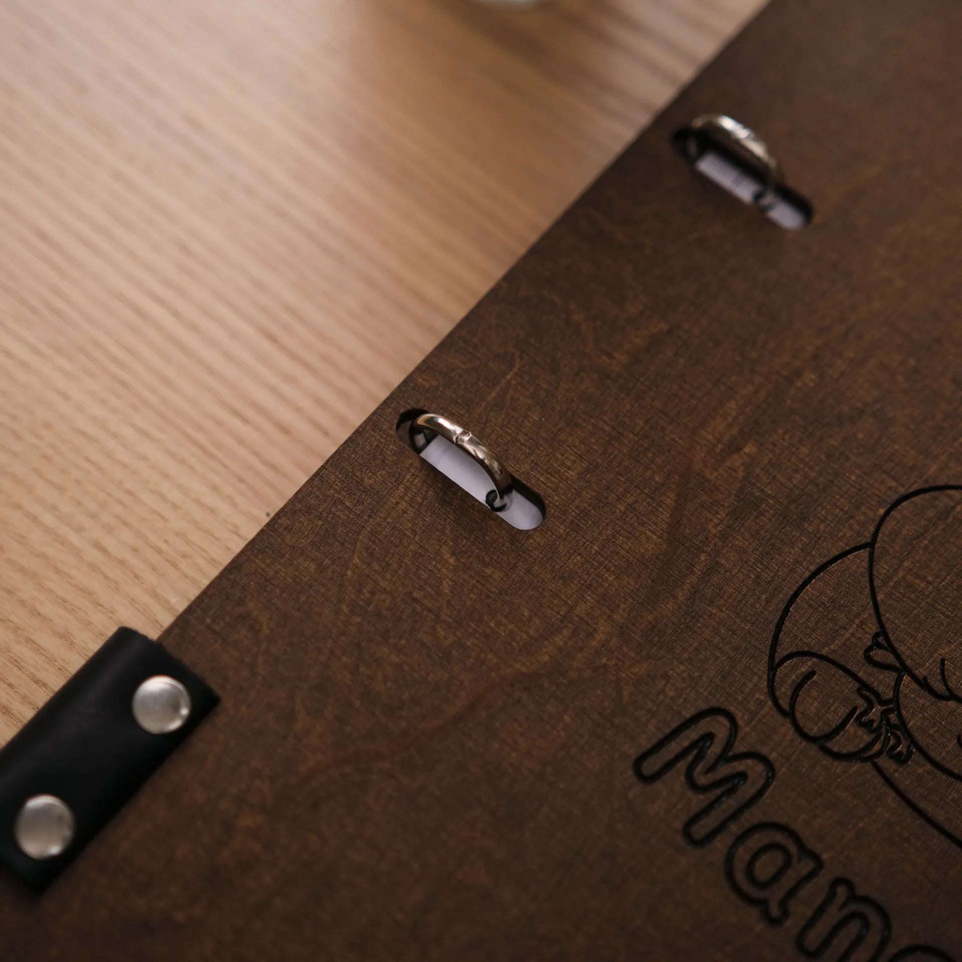 Wooden Menu Holder with Ring Binder Mechanism (M04A4) - inkohoreca - shop