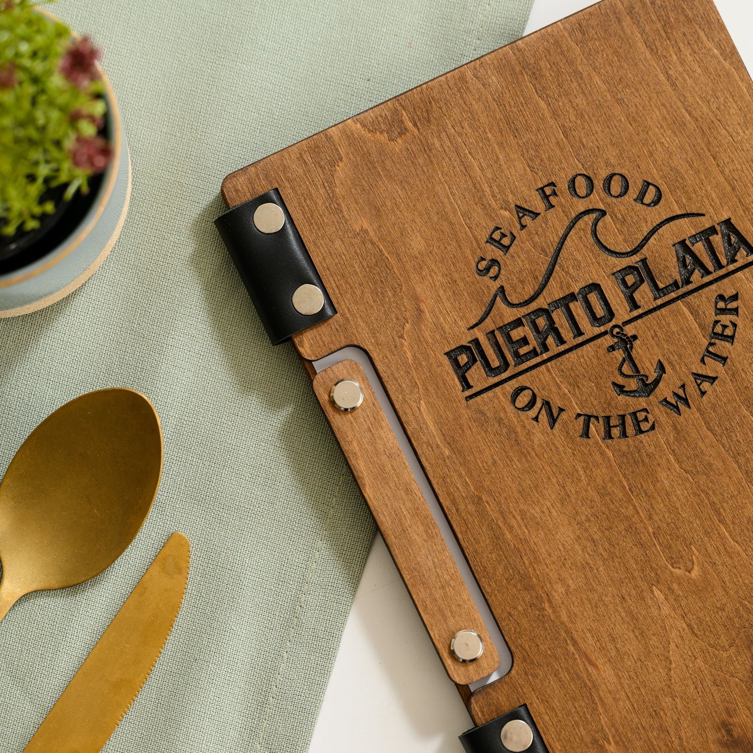 How to Choose Menu Covers for Your Restaurant