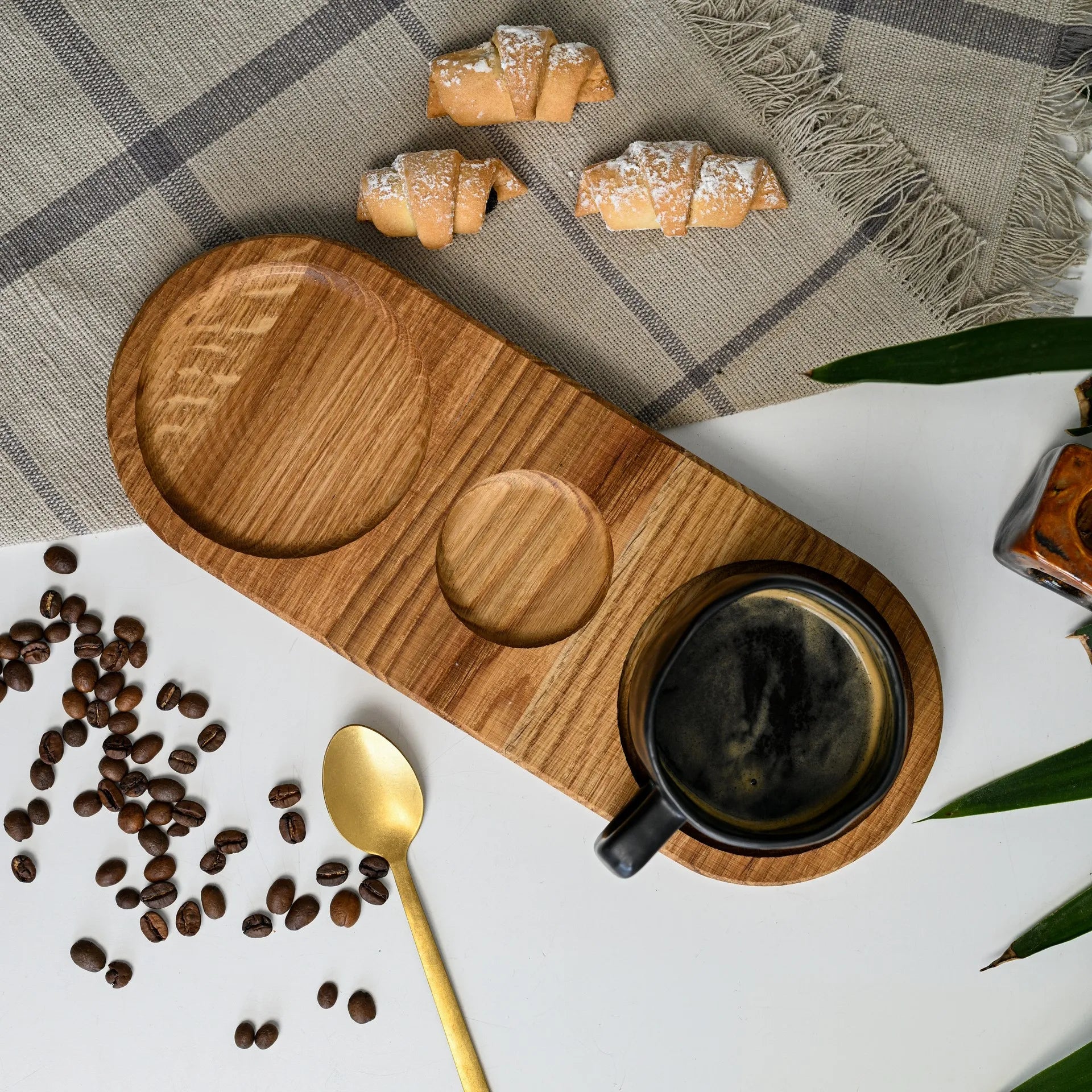 Custom wooden serving tray for cafes, personalized with your logo or design, enhancing the dining experience.