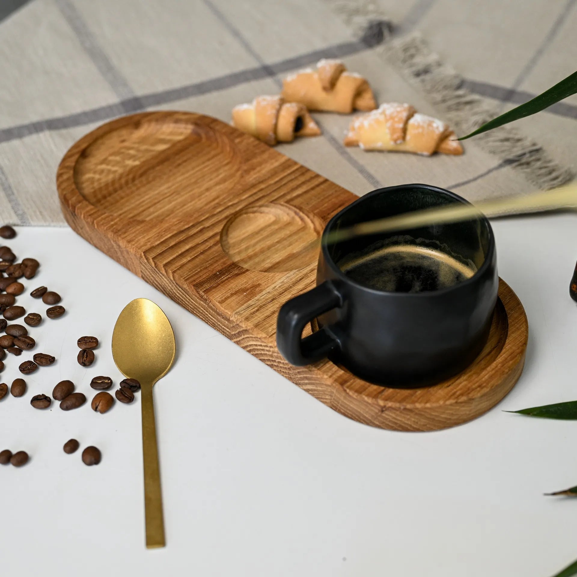 Wooden serving tray for cafes, personalized for a unique touch, perfect for enhancing the presentation of food and drinks.