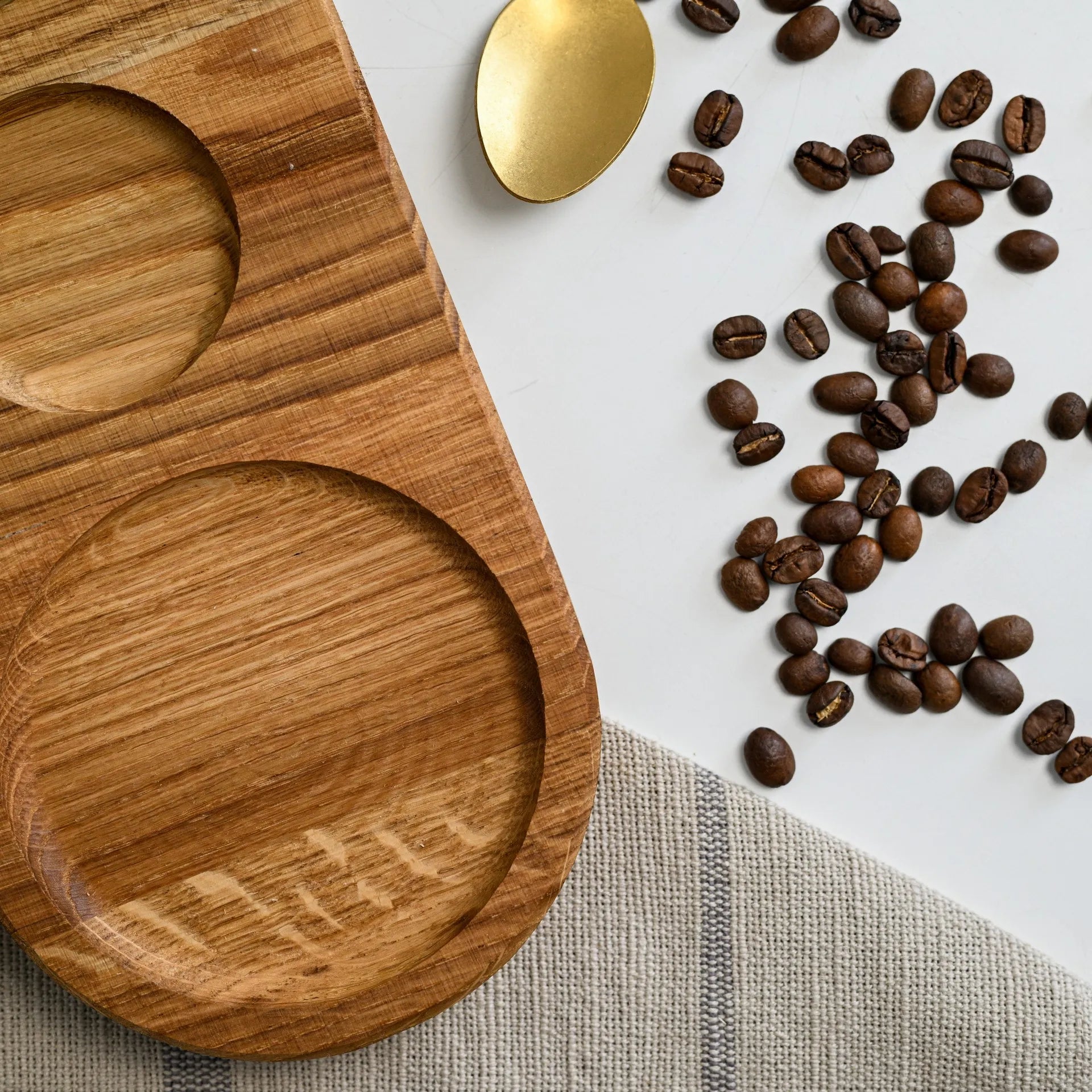 Wooden serving board, suitable for cafes and restaurants, offering a unique and stylish way to serve food.