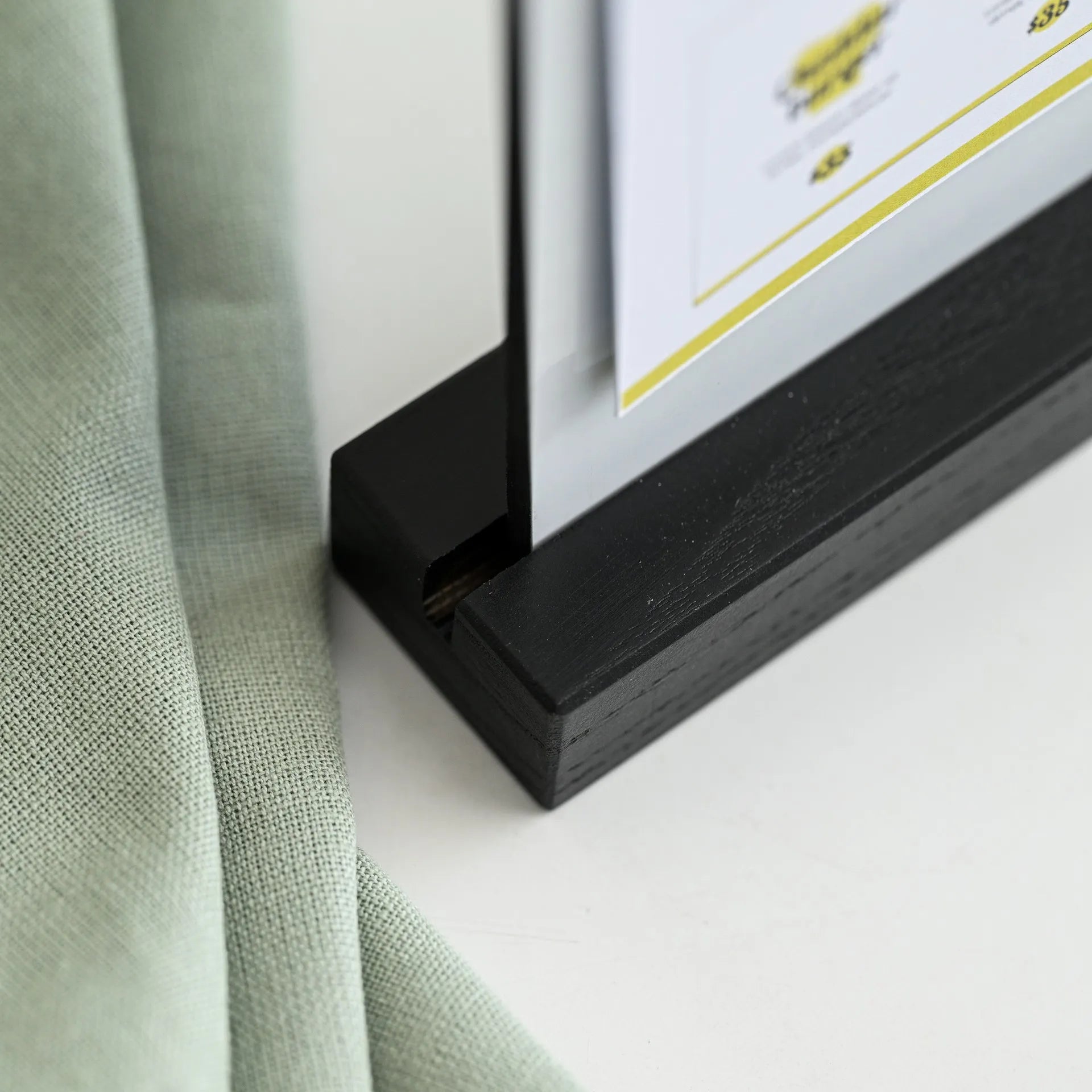 Magnetic Table Stand Menu Holder for A6 (TT408)