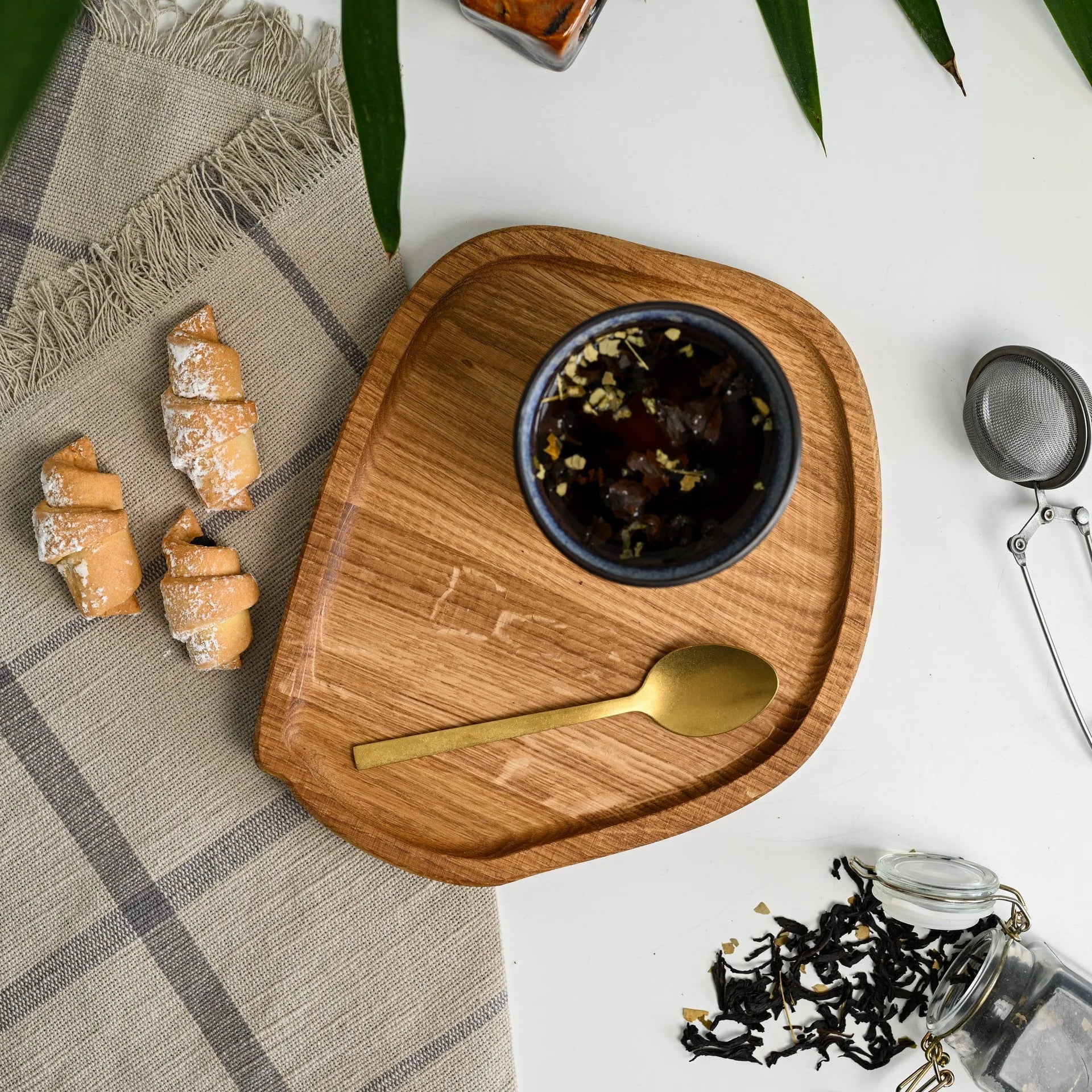 Personalized hotel tray, crafted for distinctive dining experiences