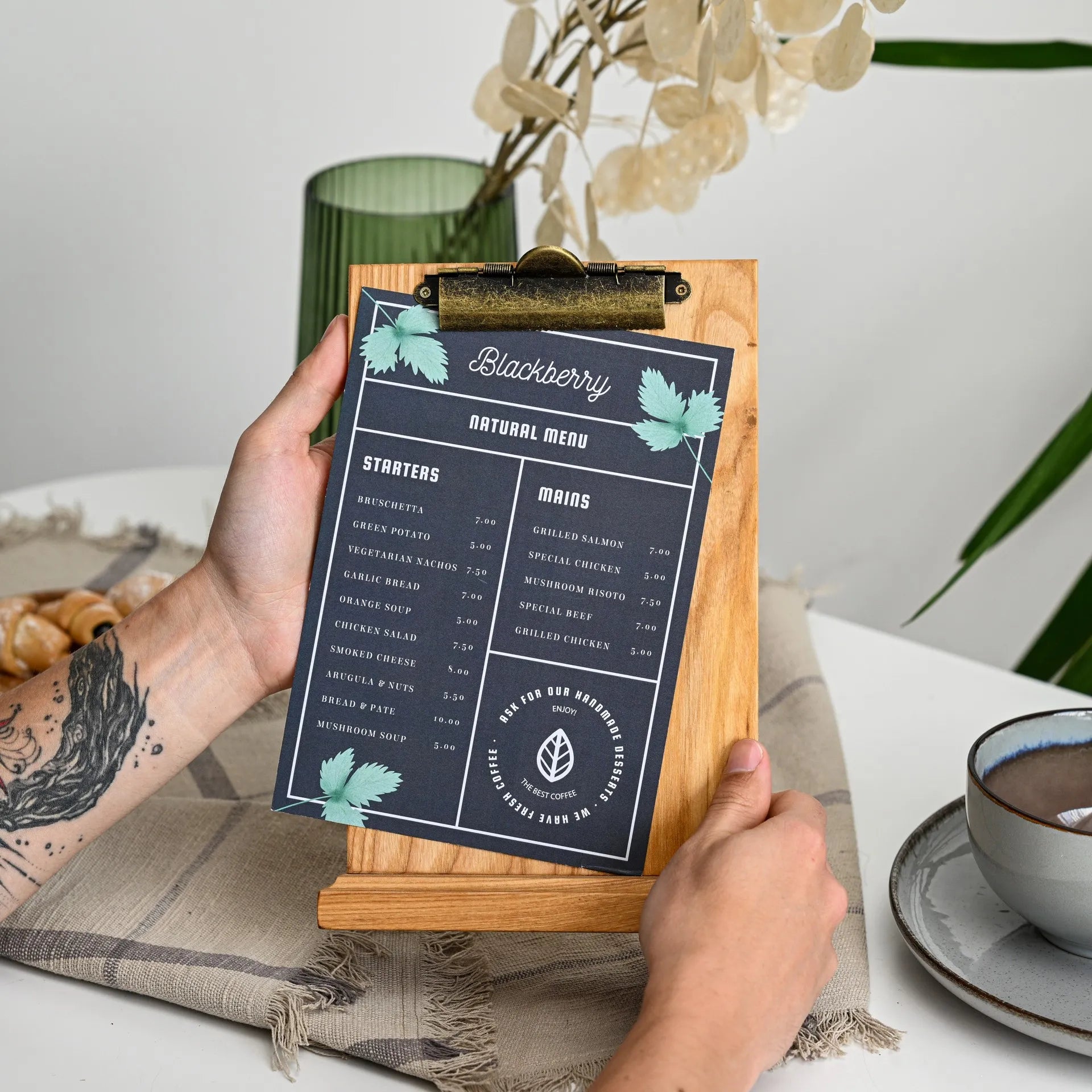 Porte-menu de table pour feuilles A5 avec reliure en laiton