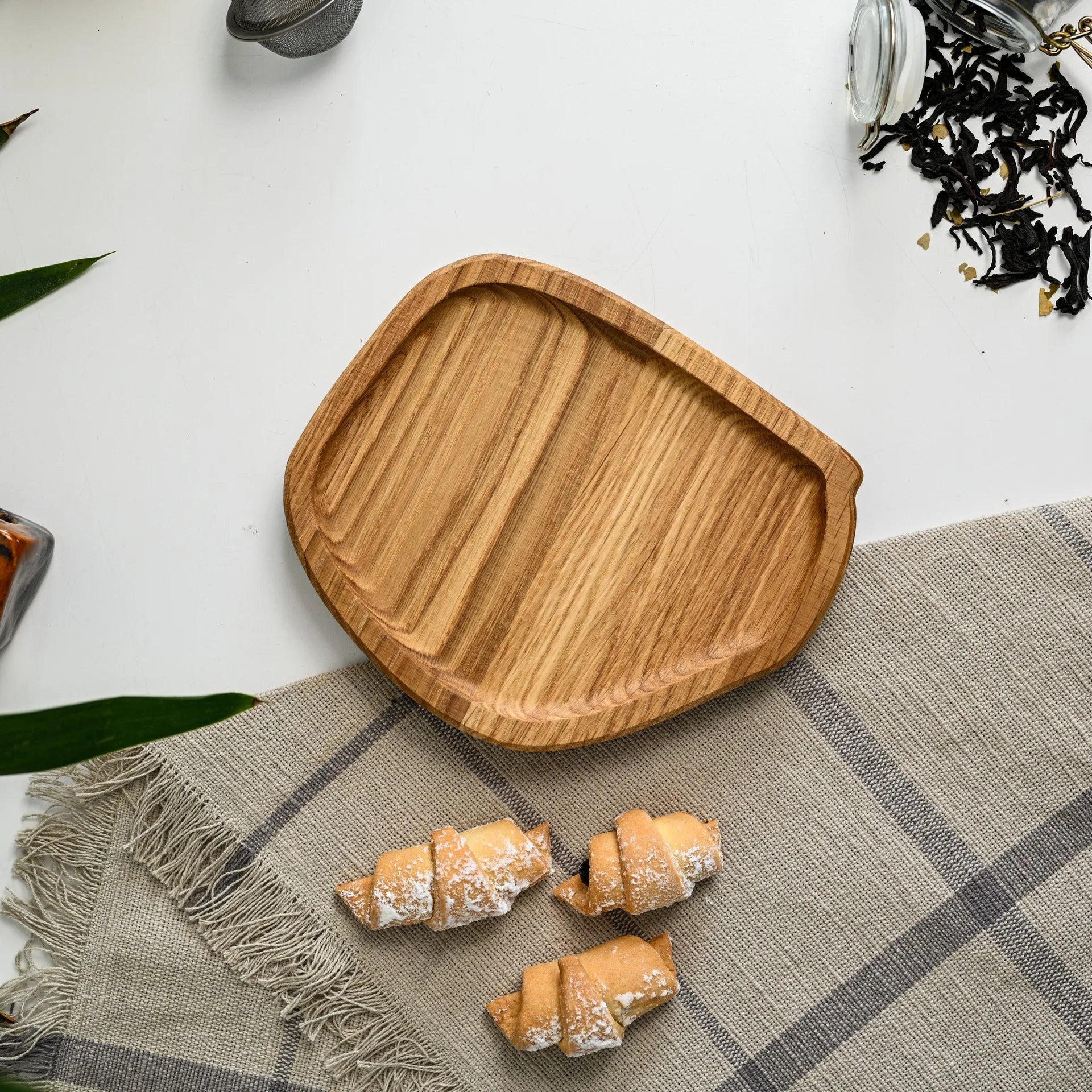 Rustic cafe serving tray, designed for a cozy dining atmosphere.