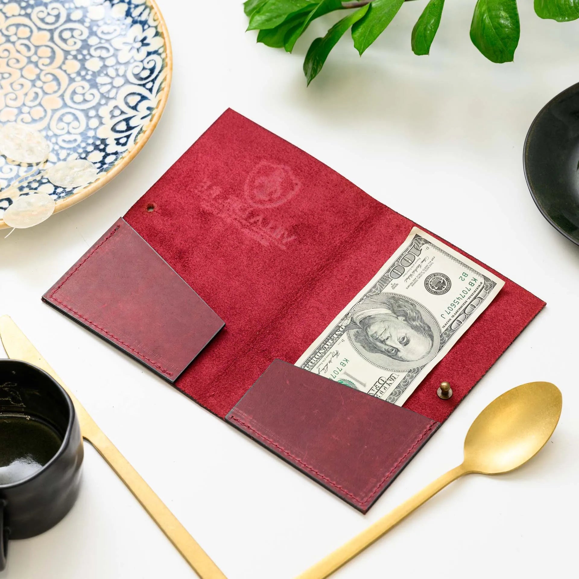 Durable Bill Holder: Ensure longevity with our durable leather bill holder built for everyday use.