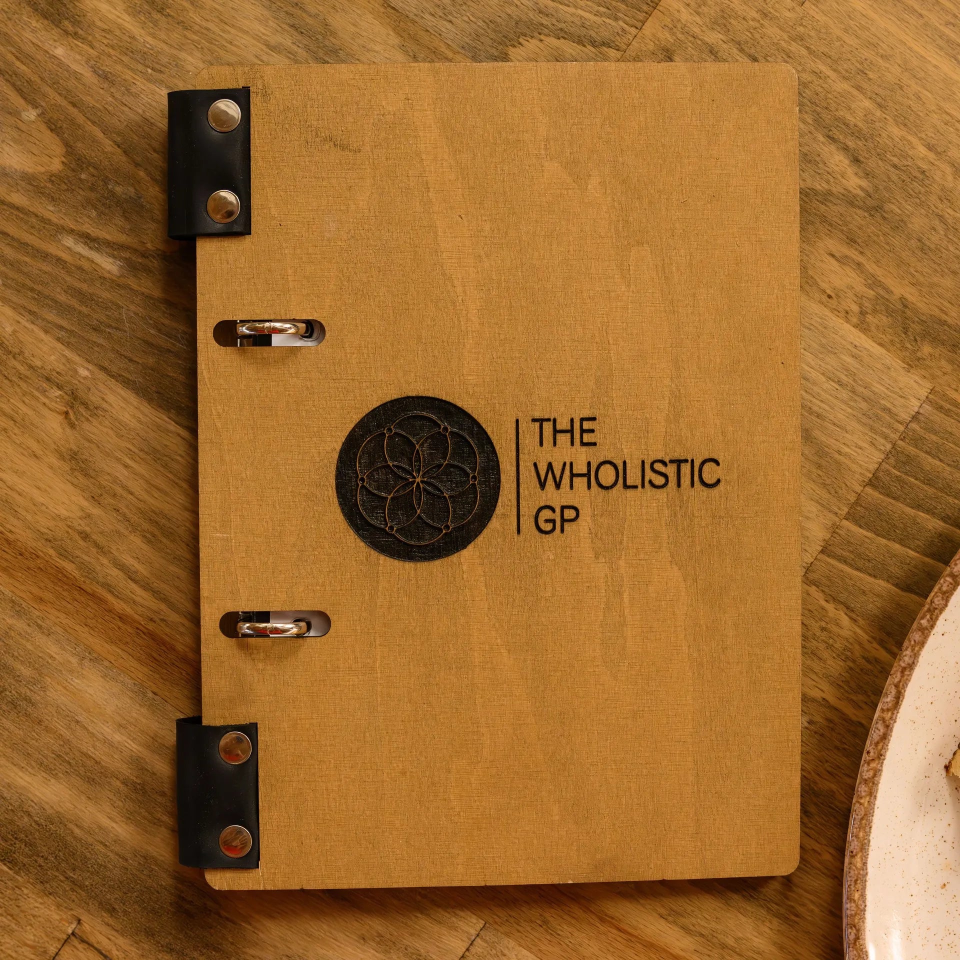 Wooden Menu Holder with Ring Binder Mechanism (M04A5)