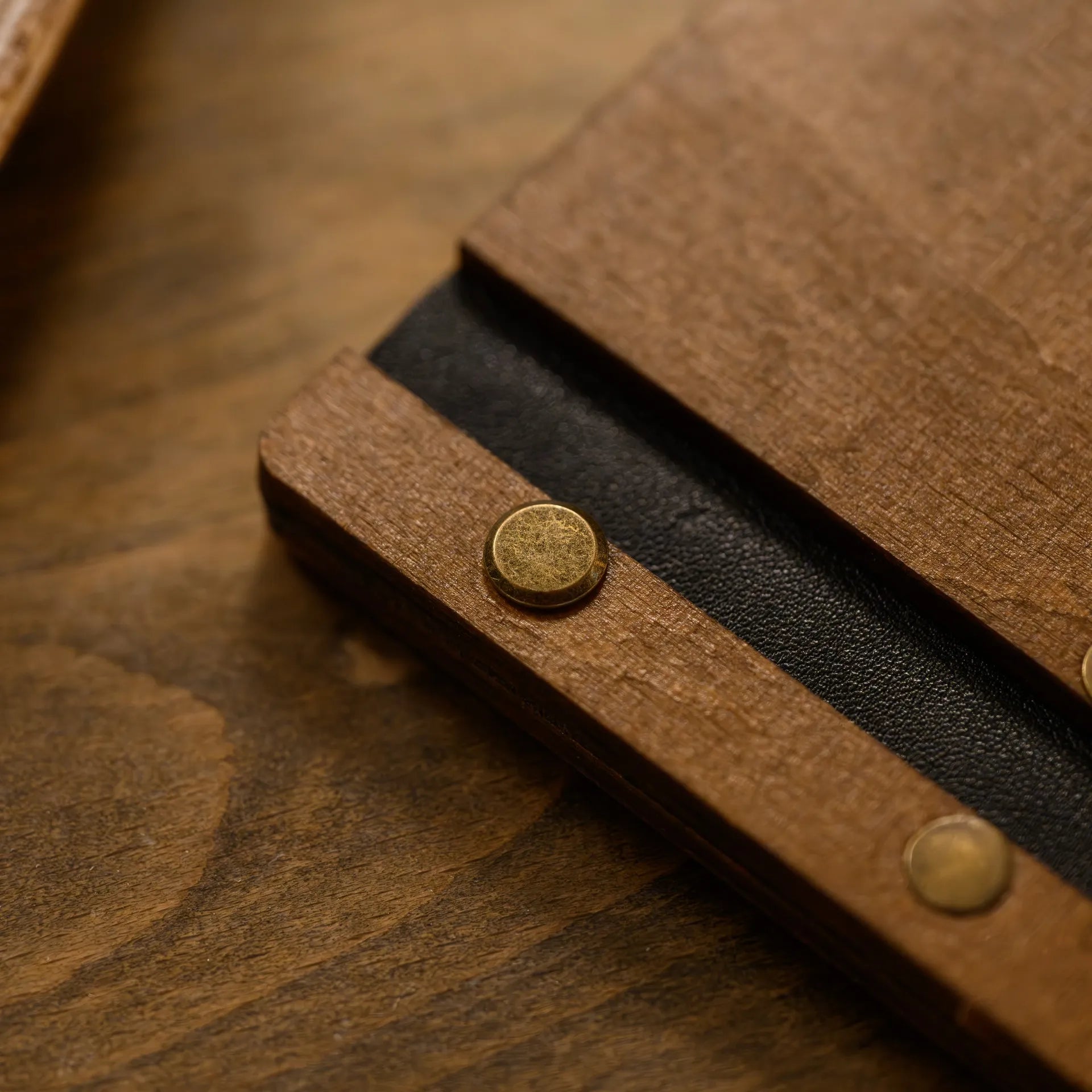 Wooden Menu Holder fastened on Leather Strap (M01A5)