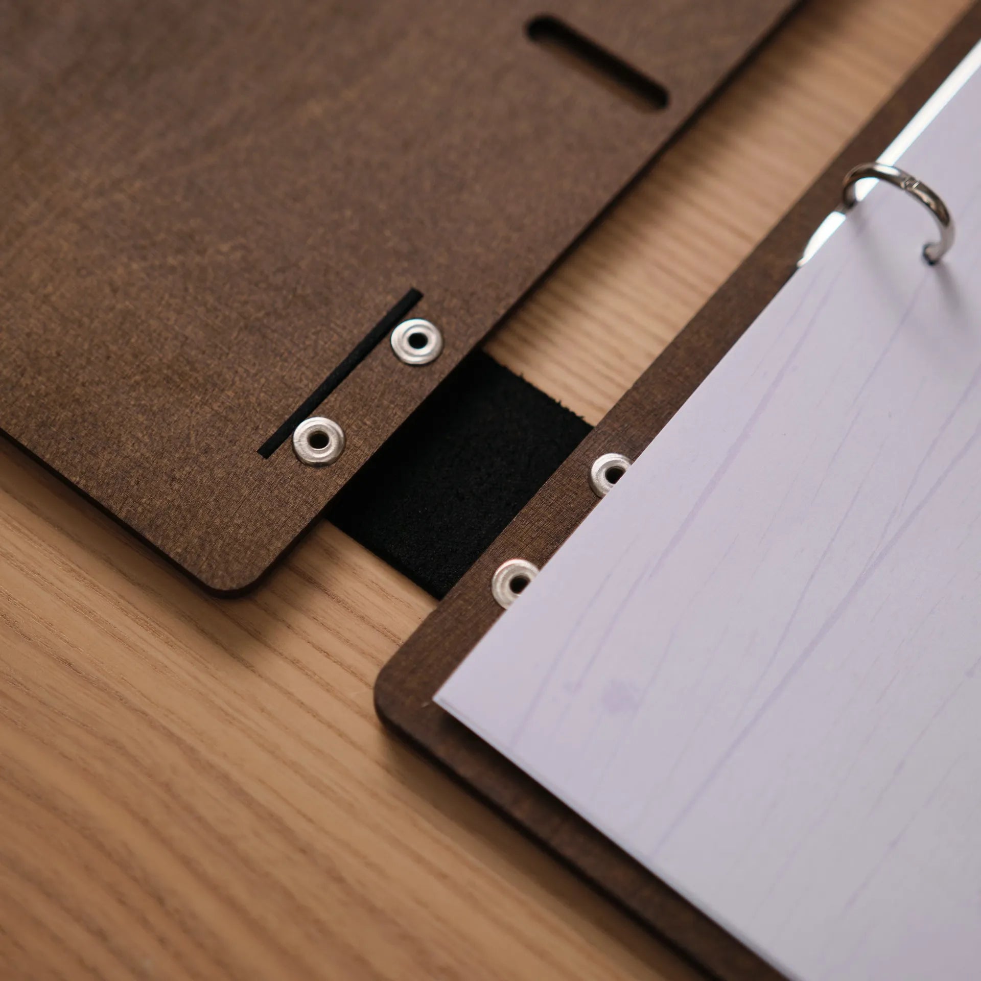 Wooden Menu Holder with Ring Binder Mechanism (M04A4)