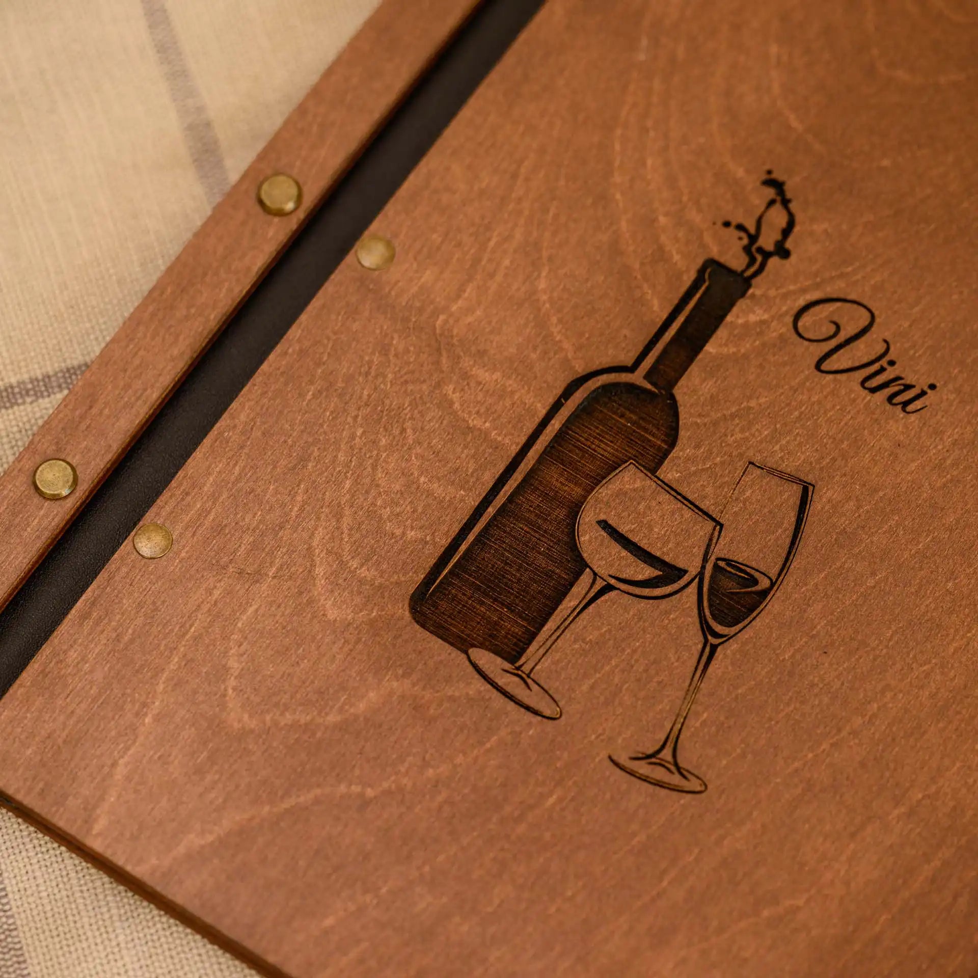 Wooden Menu Holder with Curved Cover (M01A22)