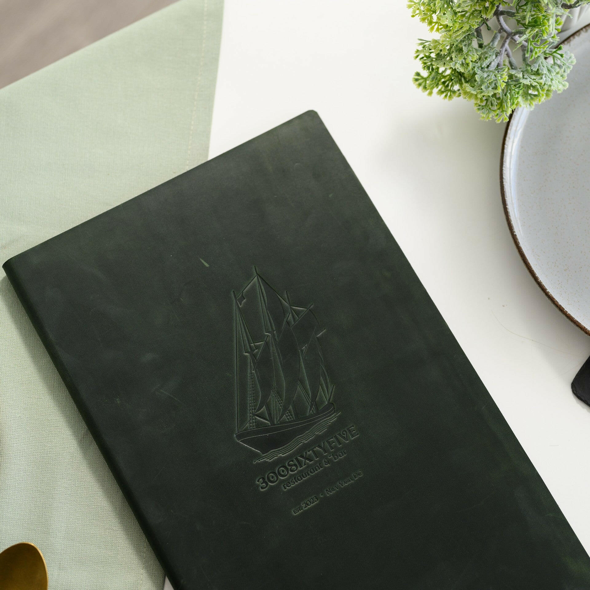 Premium Quality: Our leather dinner menu holder adds a touch of luxury, perfect for showcasing your restaurant’s finest offerings.