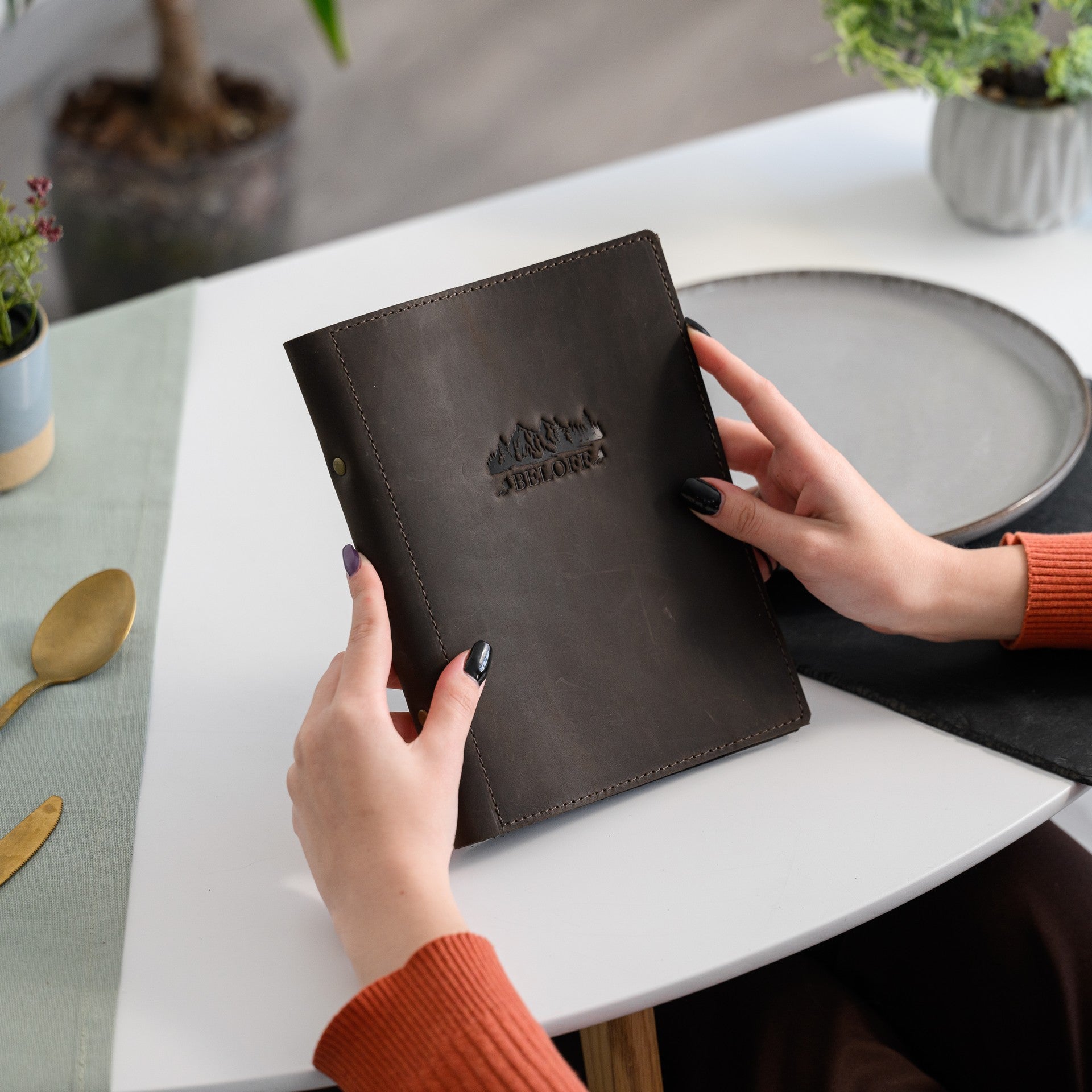 Impress patrons with our handcrafted menu featuring logo embossing, reflecting your restaurant's unique identity.