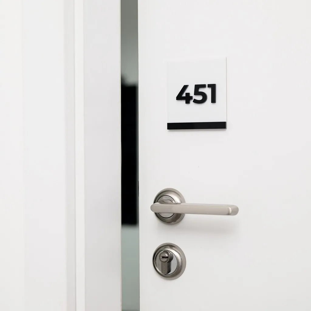 Minimalist Acrylic Door Sign with Numbers - inkohoreca - shop