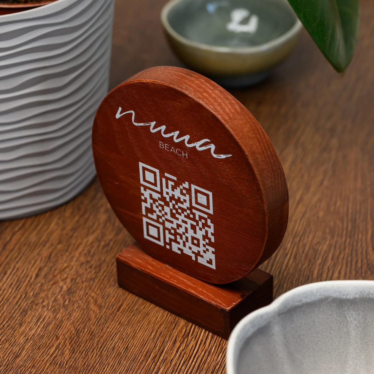QR Menu Sign Printed on Round Oak in Machagony (QW03)