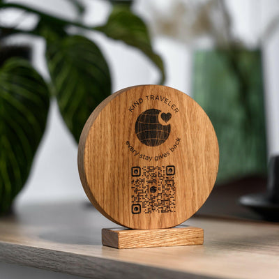 QR Menu Sign Engraved on Round Oak Stand (QW03)