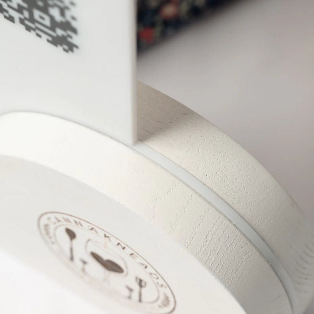 QR Menu Sign on Acrylic Table Stand in White (QW02) - inkohoreca - shop