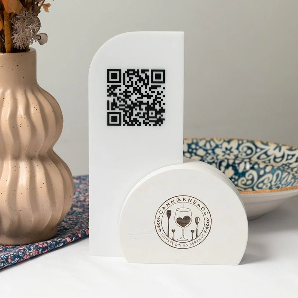 QR Menu Sign on Acrylic Table Stand in White (QW02) - inkohoreca - shop