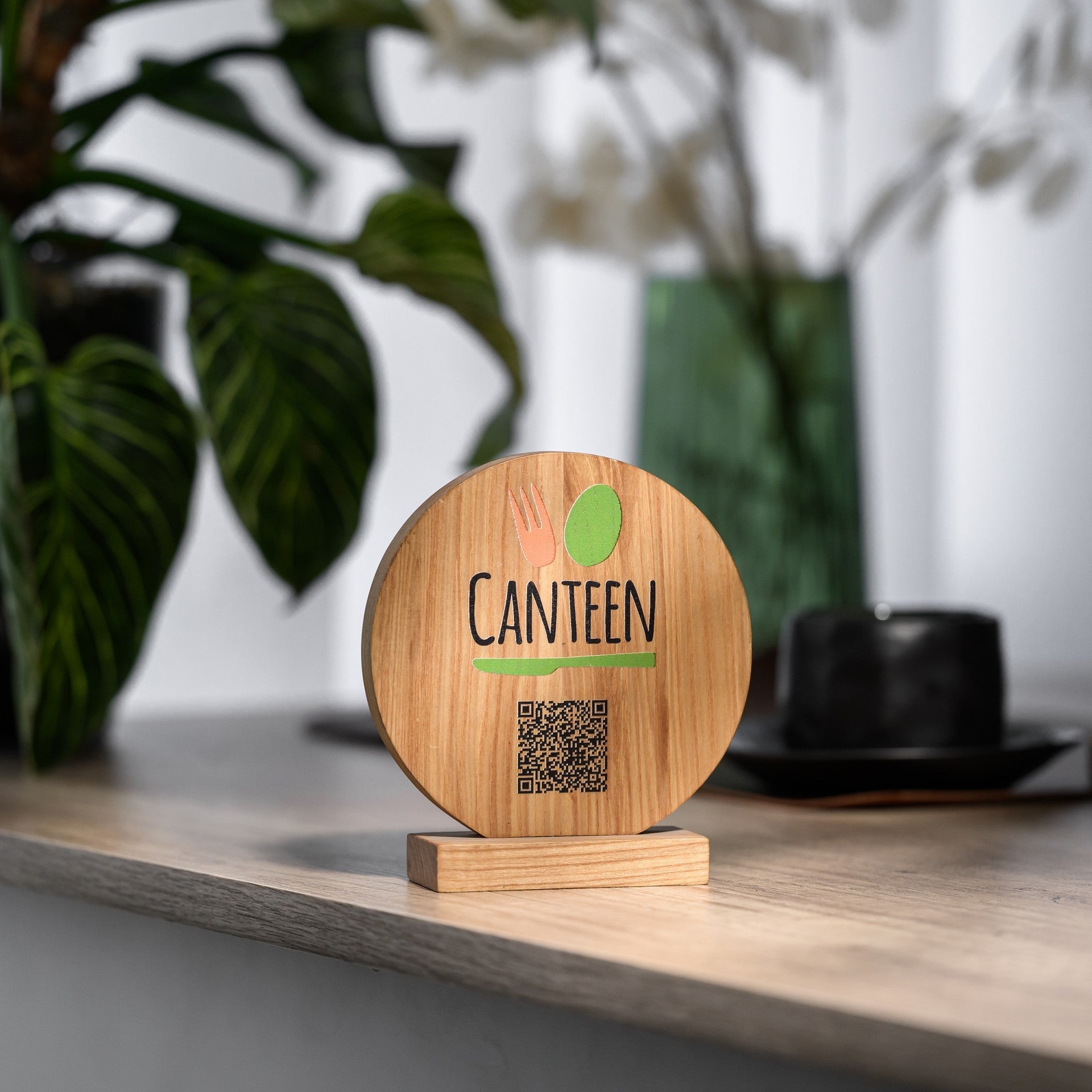 QR Menu Sign Printed on Round Oak Stand (QW03V2) - inkohoreca - shop