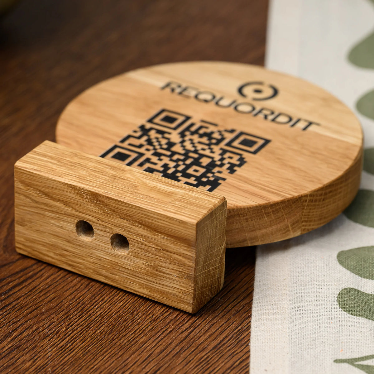 QR Menu Sign Printed on Round Oak Stand (QW03)